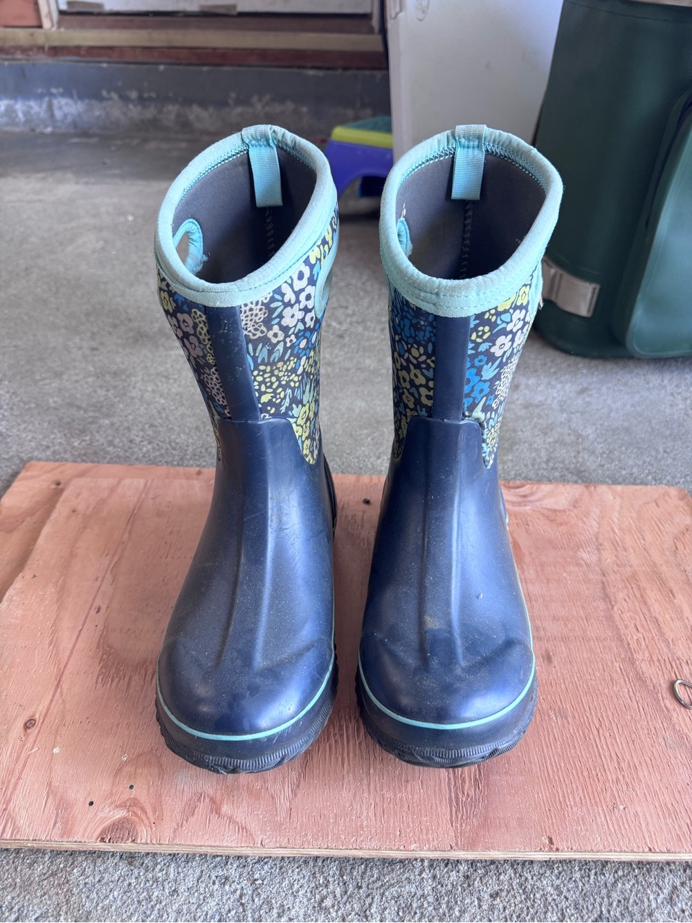 Bogs Navy Blue Floral Kids Rain Boots with Mint Trim